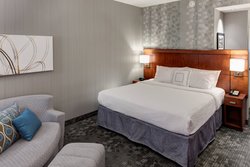  - Courtyard by Marriott Valencia - I-5, Exit 172