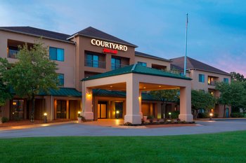 Courtyard by Marriott-Akron Fairlawn