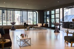  - Renaissance by Marriott Downtown Chicago