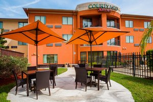 marriott corpus christi courtyard hotel patio outdoor