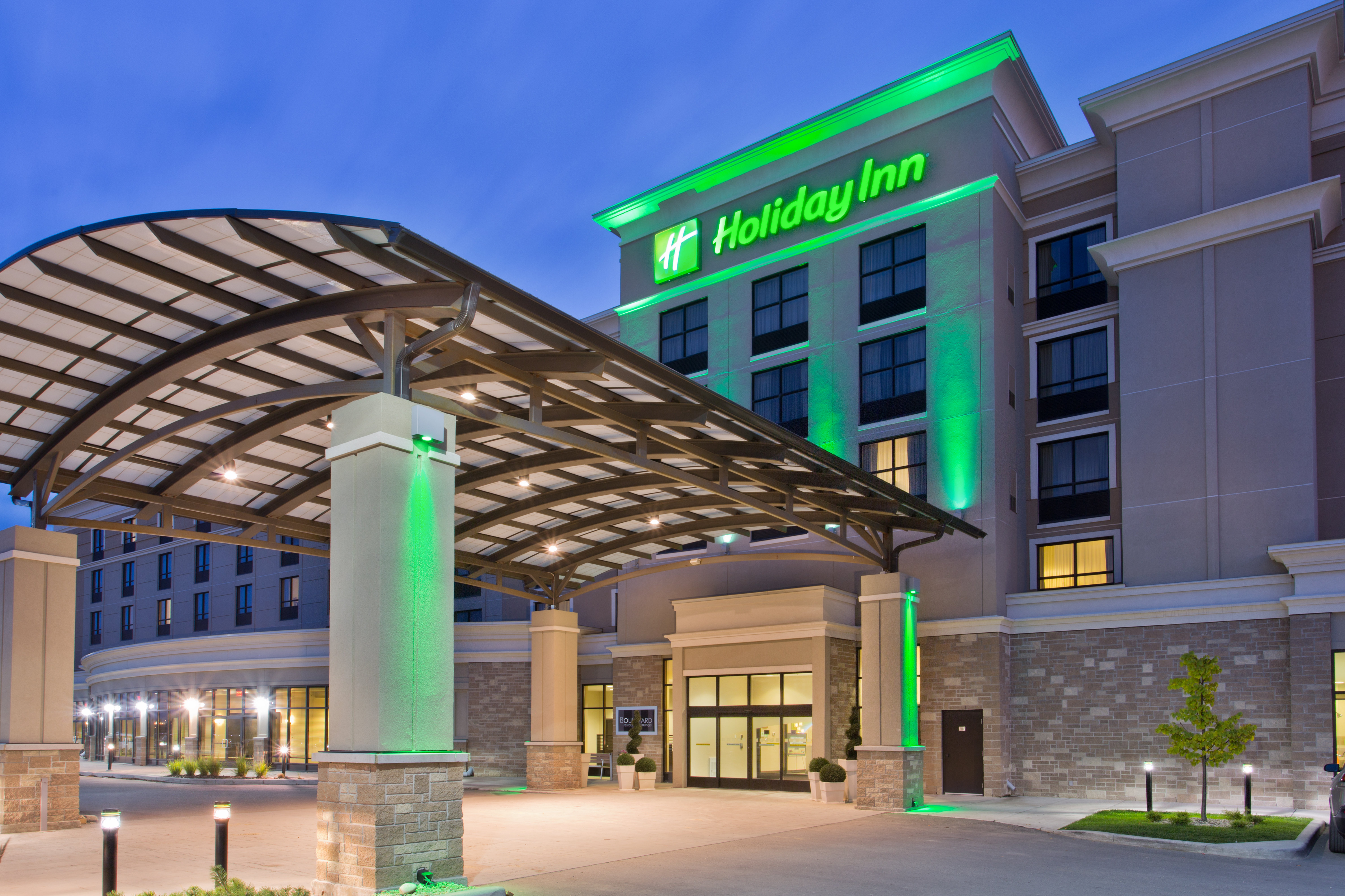 Welcome to the Holiday Inn Red Deer South in Gasoline Alley