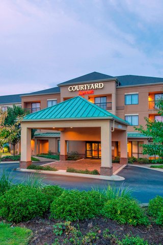 Courtyard Montgomery Prattville