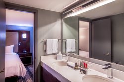  - Marriott Hotel Burlington - I-95, Exit 51