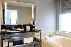  - Renaissance Hotel Downtown Cincinnati - I-71, Exit 1B