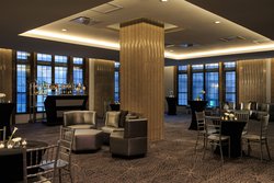  - Renaissance Hotel Downtown Cincinnati - I-71, Exit 1B