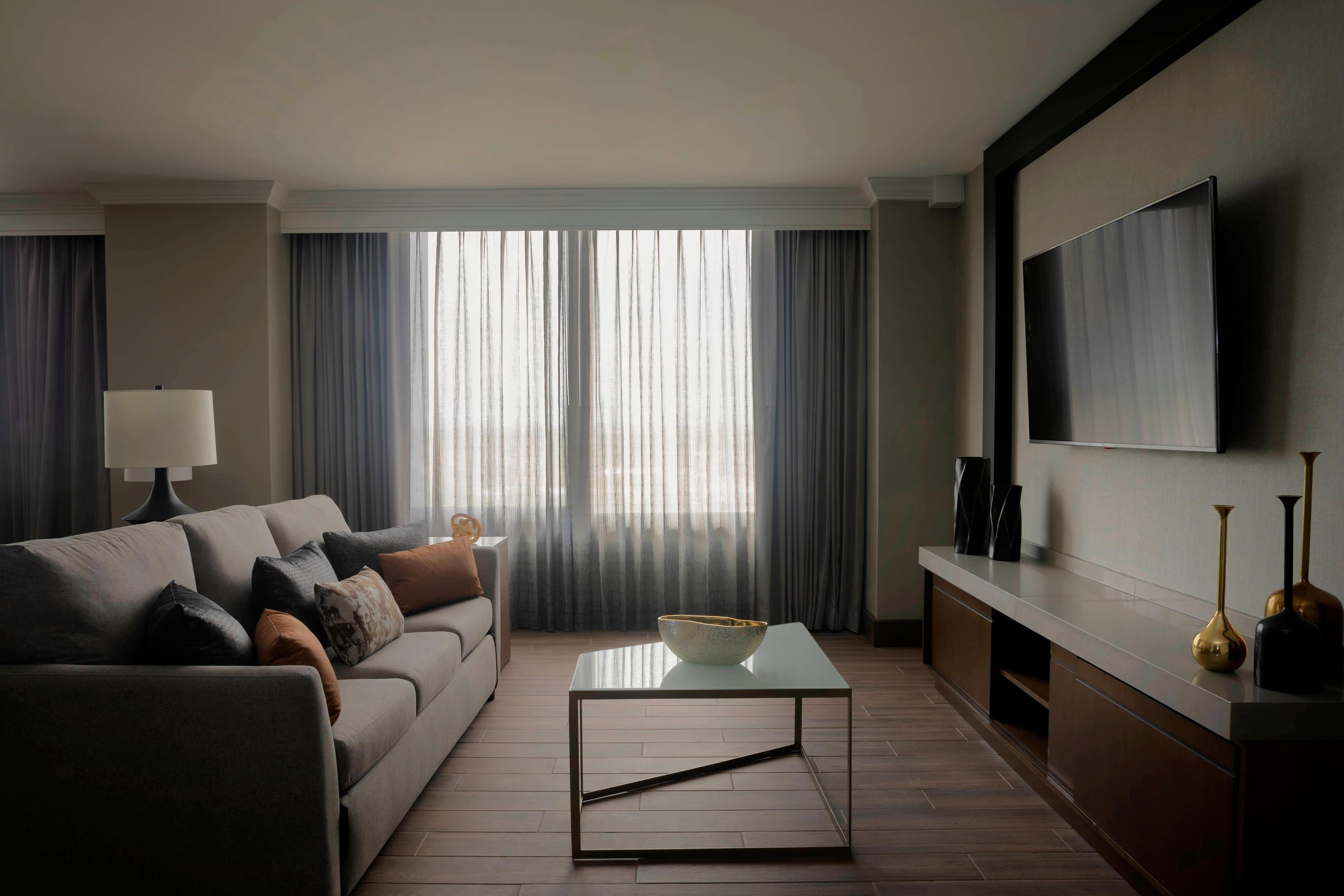 Elite Suite - Living Room