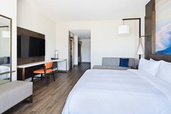  - Marriott Hotel Del Mar San Diego - I-5, Exits 33 & 33B