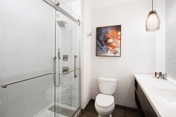  - Marriott Hotel Del Mar San Diego - I-5, Exits 33 & 33B