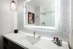  - Marriott Hotel Del Mar San Diego - I-5, Exits 33 & 33B