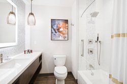  - Marriott Hotel Del Mar San Diego - I-5, Exits 33 & 33B