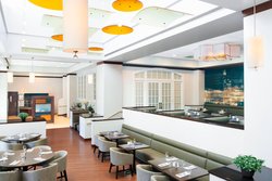  - Marriott St Louis West Hotel Town & Country - I-64, Exit 22