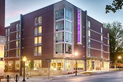  - SpringHill Suites by Marriott Downtown Bloomington
