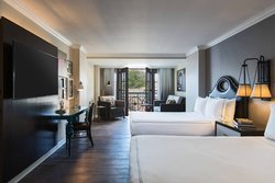  - Lindy Renaissance Charleston Hotel Historic District