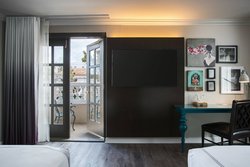  - Lindy Renaissance Charleston Hotel Historic District