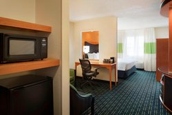  - Fairfield Inn & Suites by Marriott Champaign - I-74, Exit 182