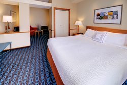  - Fairfield Inn & Suites by Marriott Weston
