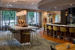  - Courtyard by Marriott Hotel Downtown Grand Rapids - I-196, Exit 77C