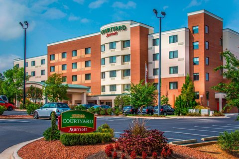 Courtyard by Marriott Airport
