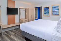  - Holiday Inn Express & Suites Farmington Hills