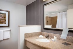  - Courtyard by Marriott Shawnee - I-435, Exit 5