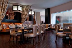  - Renaissance by Marriott Hotel Airport Orlando