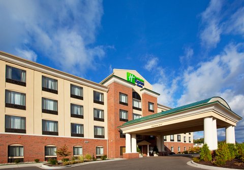 Drive up to complimentary parking, wifi and breakfast w/your stay