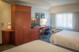 pensacola marriott courtyard downtown hotel