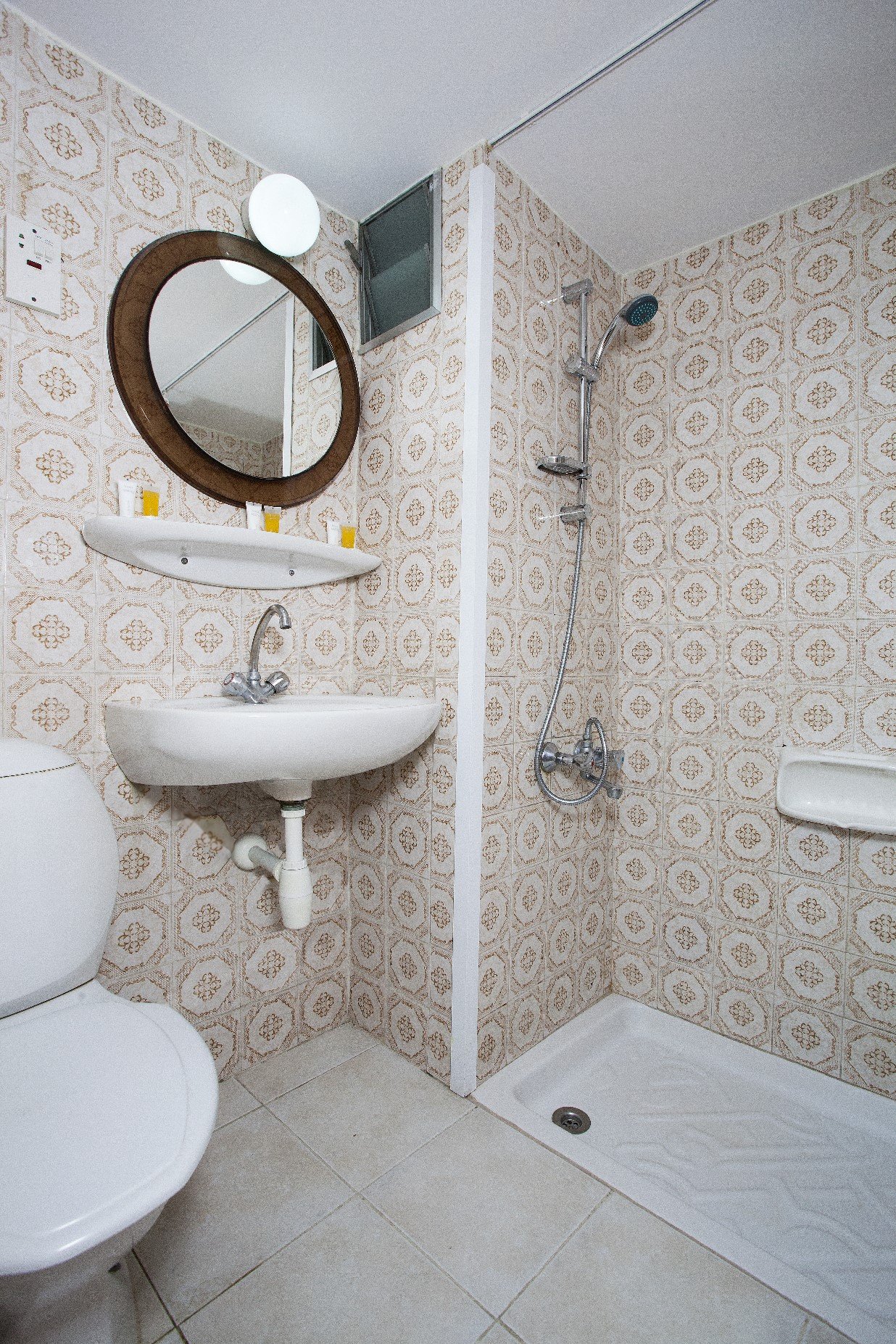 Pefkos Hotel Limassol-guestroom-Standard Room Shower.jpg