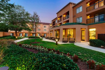 Courtyard by Marriott-Richmond Airport