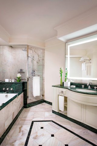 JW MARRIOTT SURABAYA HOTEL - Photo 7