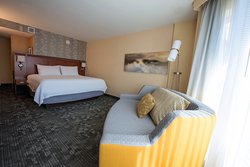  - Courtyard by Marriott Hotel Downtown Halifax