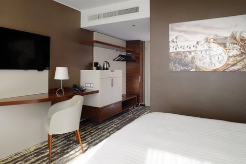 ZURICH MARRIOTT HOTEL - Photo 20