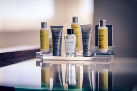 ZURICH MARRIOTT HOTEL - Photo 24