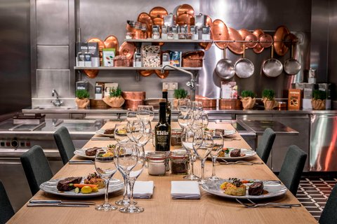 ZURICH MARRIOTT HOTEL - Photo 93