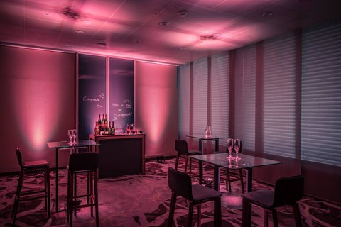 ZURICH MARRIOTT HOTEL - Photo 74