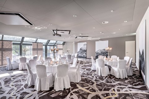 ZURICH MARRIOTT HOTEL - Photo 75