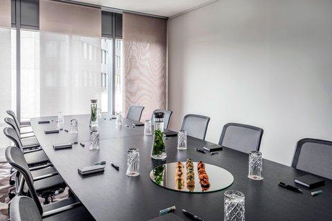 ZURICH MARRIOTT HOTEL - Photo 79