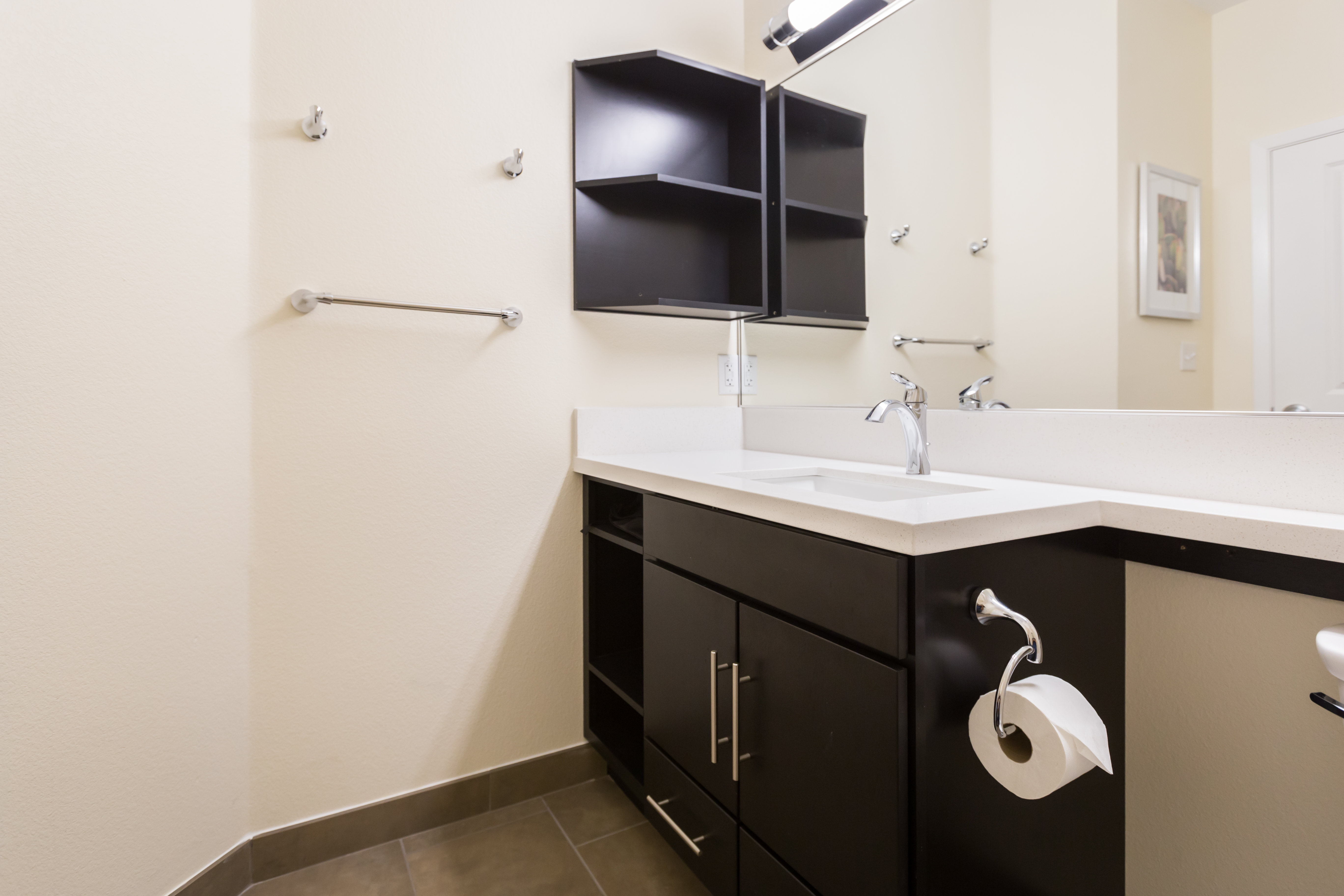 CANDLEWOOD STES BUDA BY IHG-guestroom-Guest Bathroom.jpg