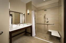  - Holiday Inn Express & Suites South Waco - I-35, Exit 330A
