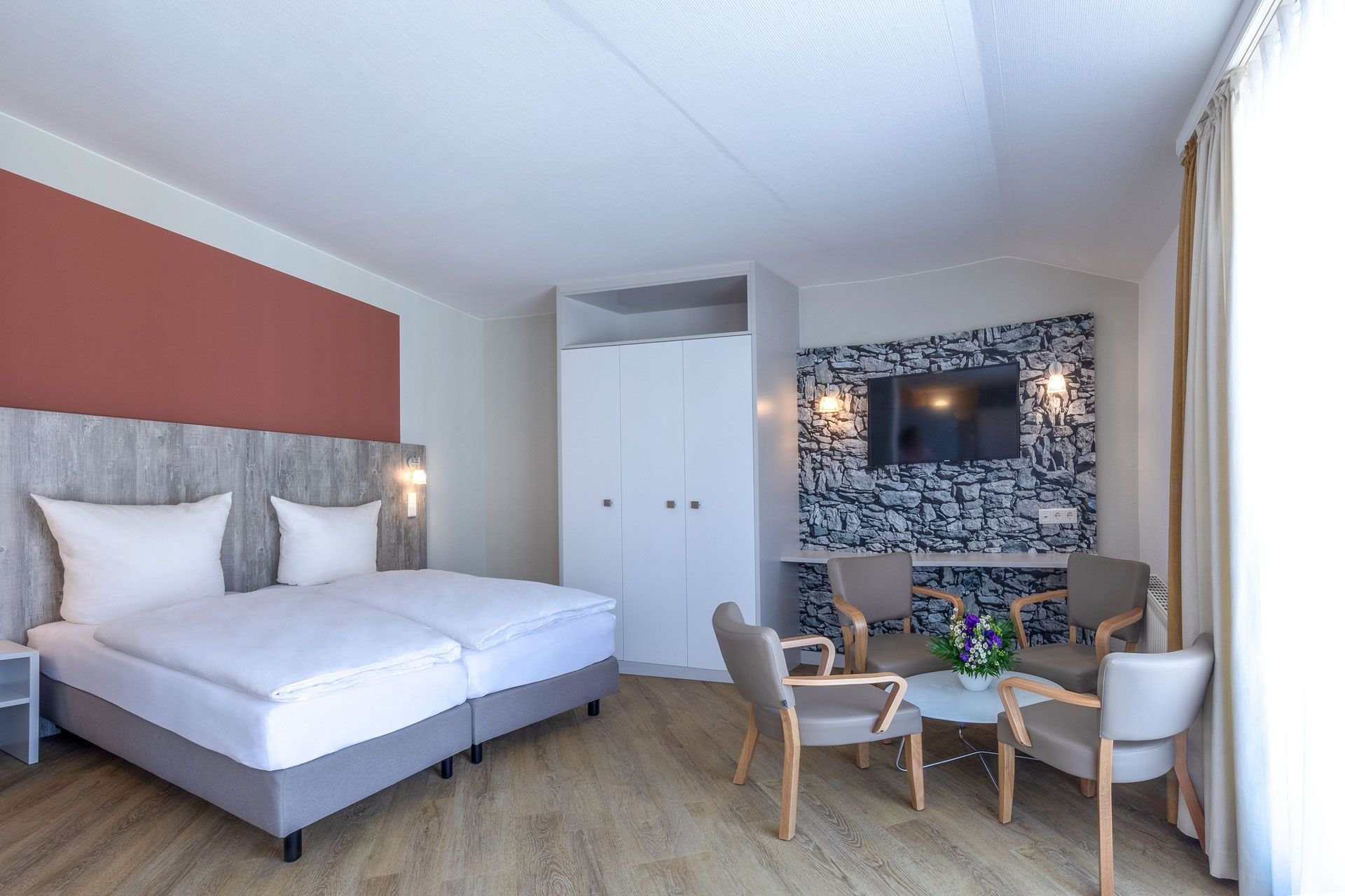 MICHELS GAESTEHAUS MEERZEIT-guestroom-family room.jpg