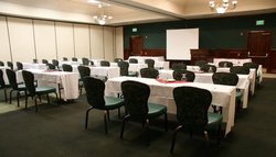  - Holiday Inn Selma Swancourt - CA 99, Exit 118