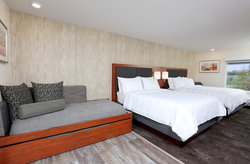  - Holiday Inn & Suites Airport Sioux Falls