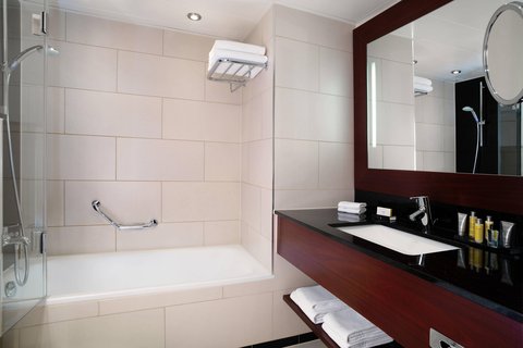 ZURICH MARRIOTT HOTEL - Photo 22