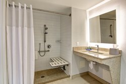  - Holiday Inn Express & Suites Richmond Hill
