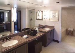  - Airtel Plaza Hotel & Conference Center Van Nuys - I-405, Exit 66