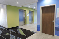  - Holiday Inn Express & Suites Moore - I-35, Exit 118