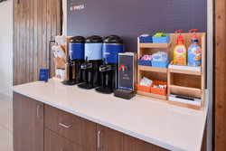  - Holiday Inn Express & Suites 120th and Maple Omaha