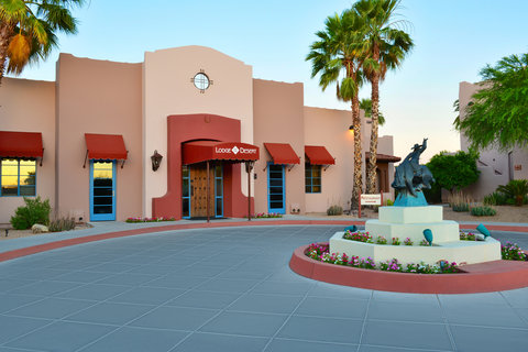 Entrance Driveway