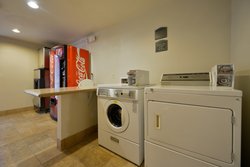  - Holiday Inn Express & Suites Elk Grove - I-5, Exit 506