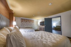  - Holiday Inn Tacoma Mall - I-5, Exits 128 & 129